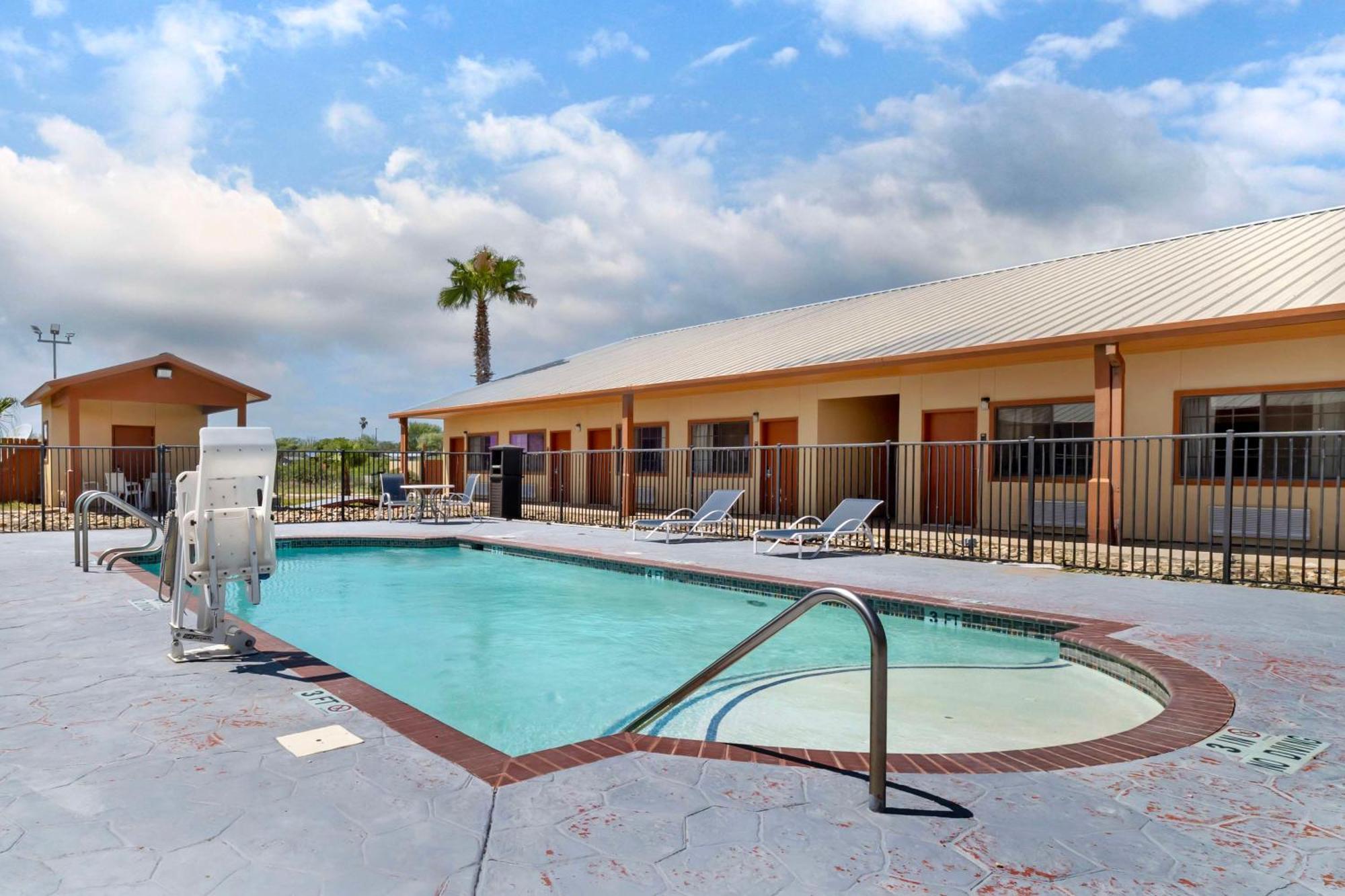 Best Western Hebbronville Inn Kültér fotó